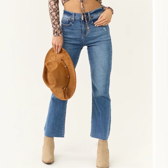 Sneak Peek Medium Wash High Rise Cropped Jeans - Picture 1 of 12